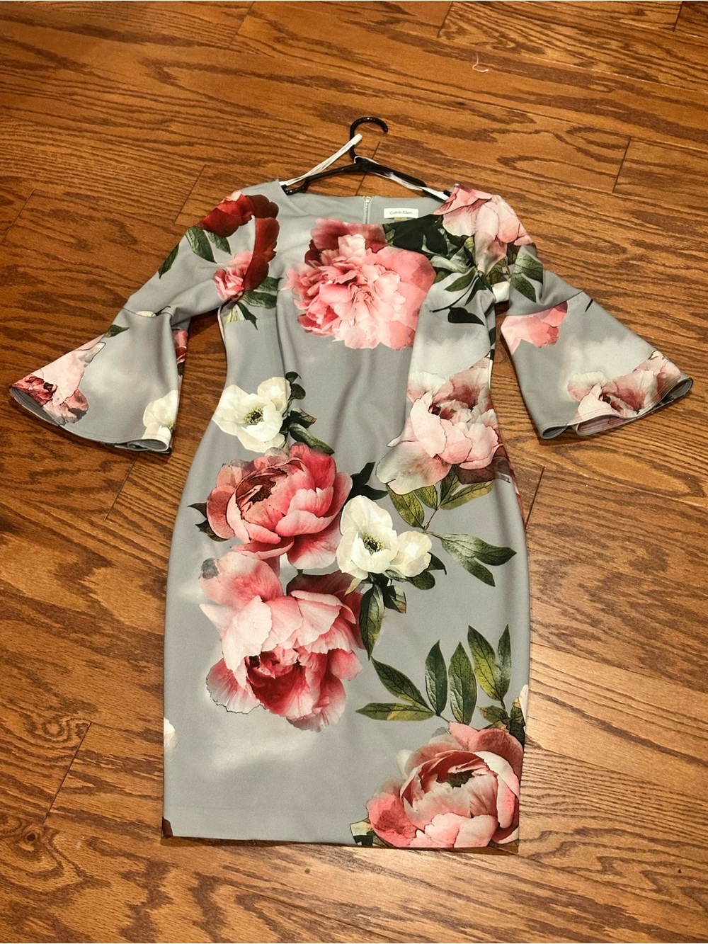 Calvin Klein Sheath Dress, Gray with Pink Floral Print, Sz 8 - (Small 1/2” snag)
